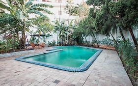 OYO 332 Residence G17 Kemang