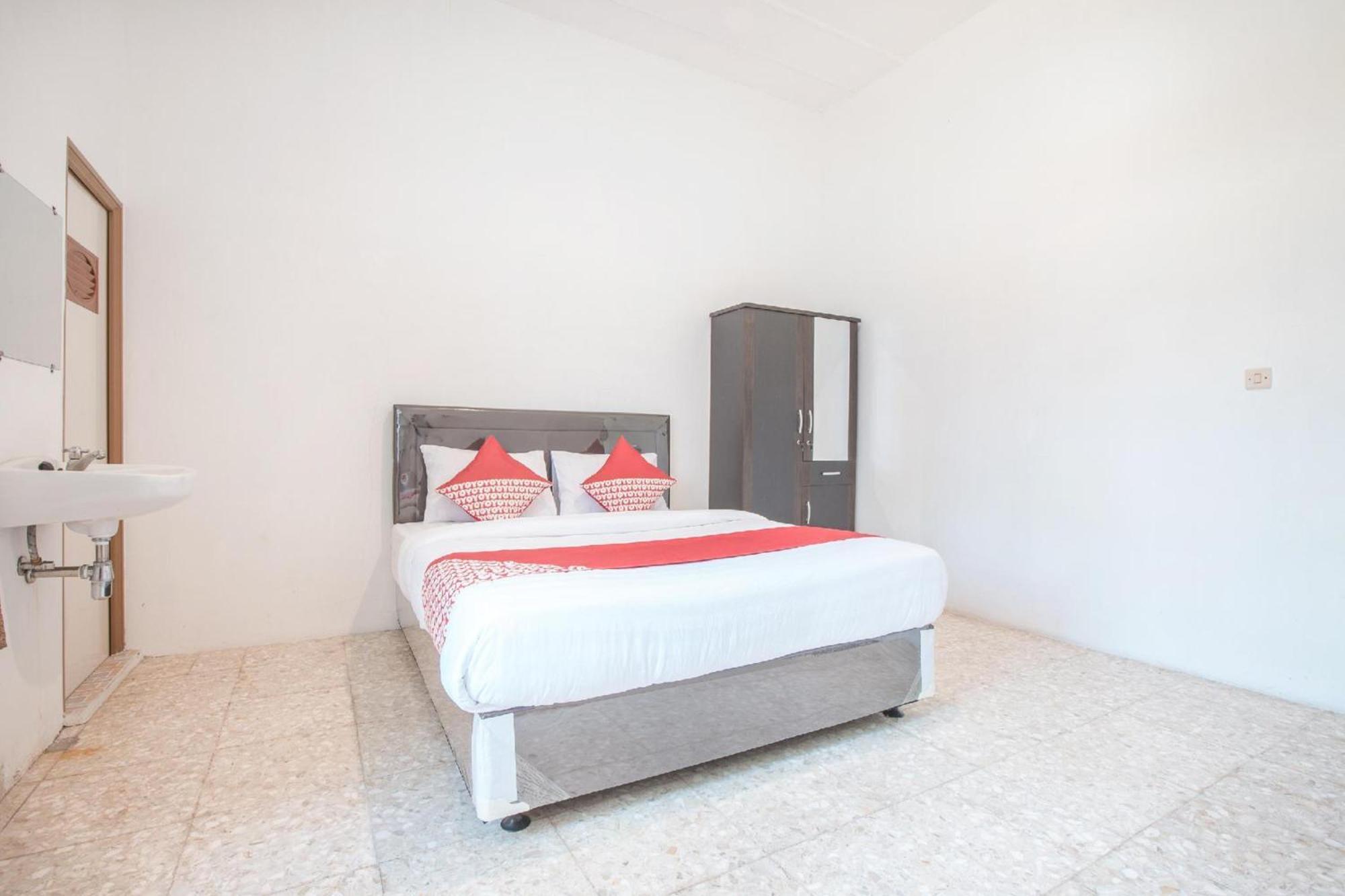 OYO 332 Residence G17 Kemang Jakarta Bagian luar foto