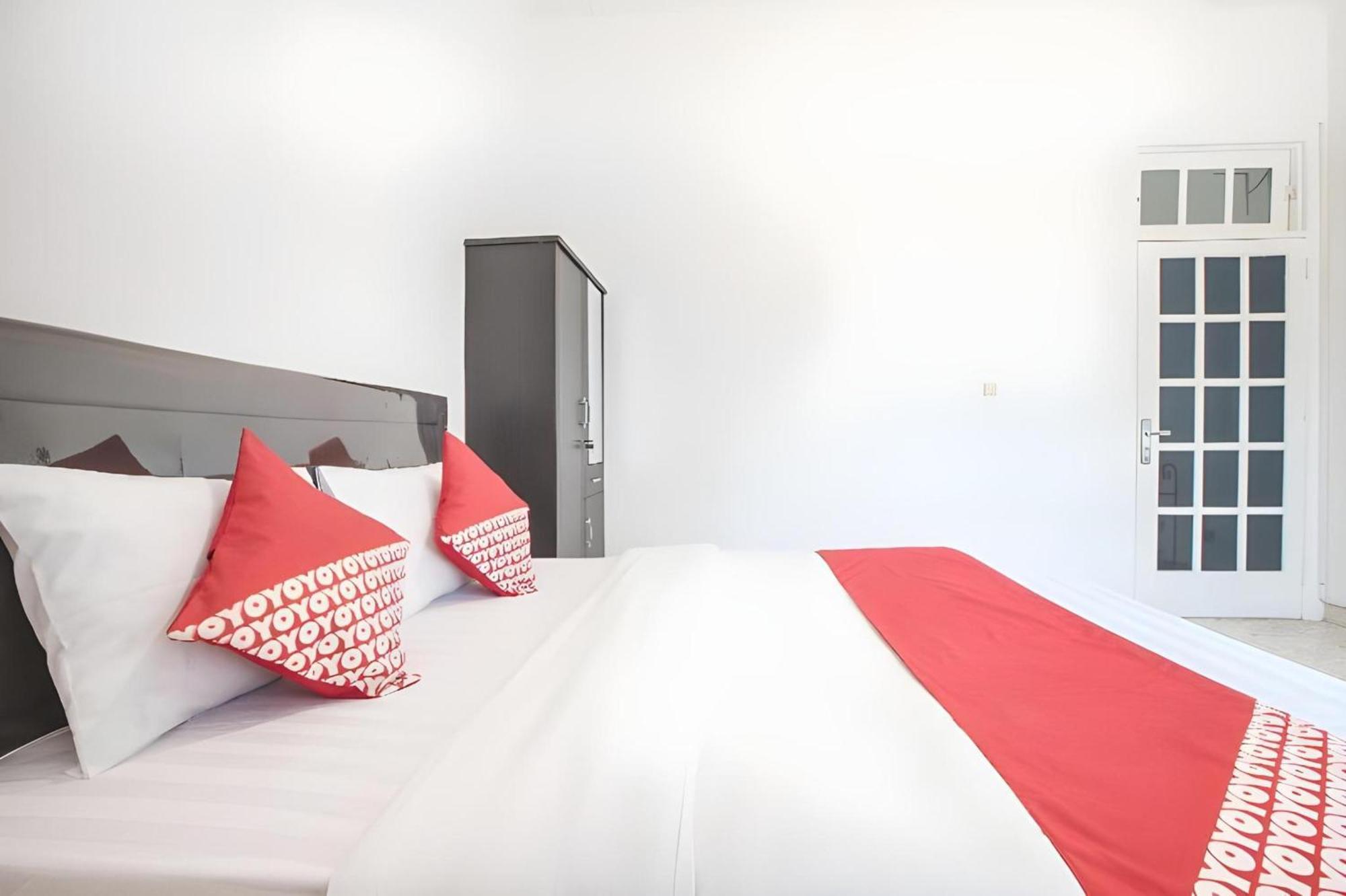 OYO 332 Residence G17 Kemang Jakarta Bagian luar foto