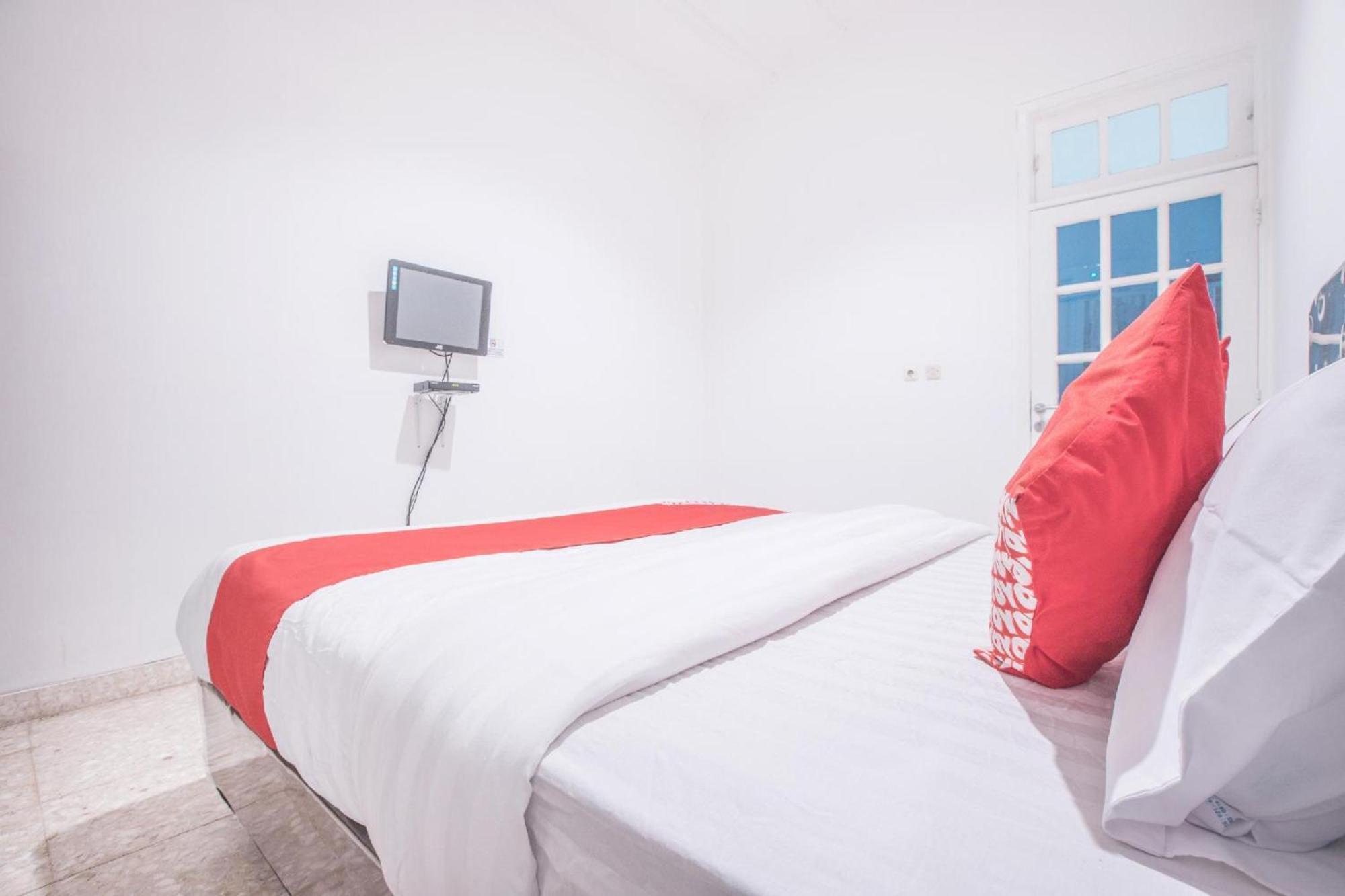 OYO 332 Residence G17 Kemang Jakarta Bagian luar foto