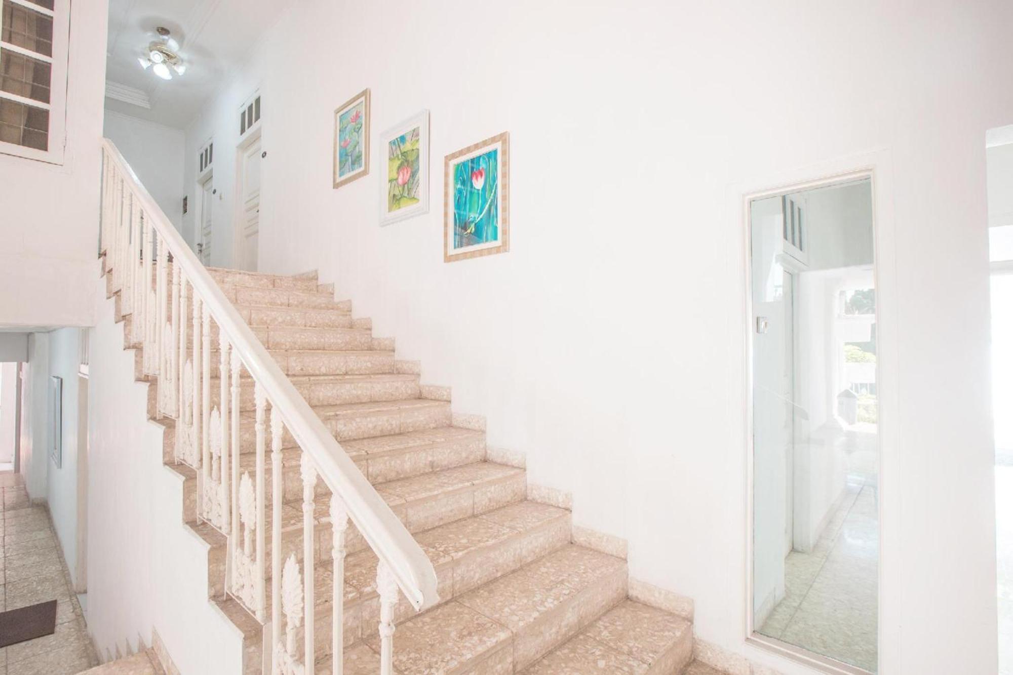 OYO 332 Residence G17 Kemang Jakarta Bagian luar foto