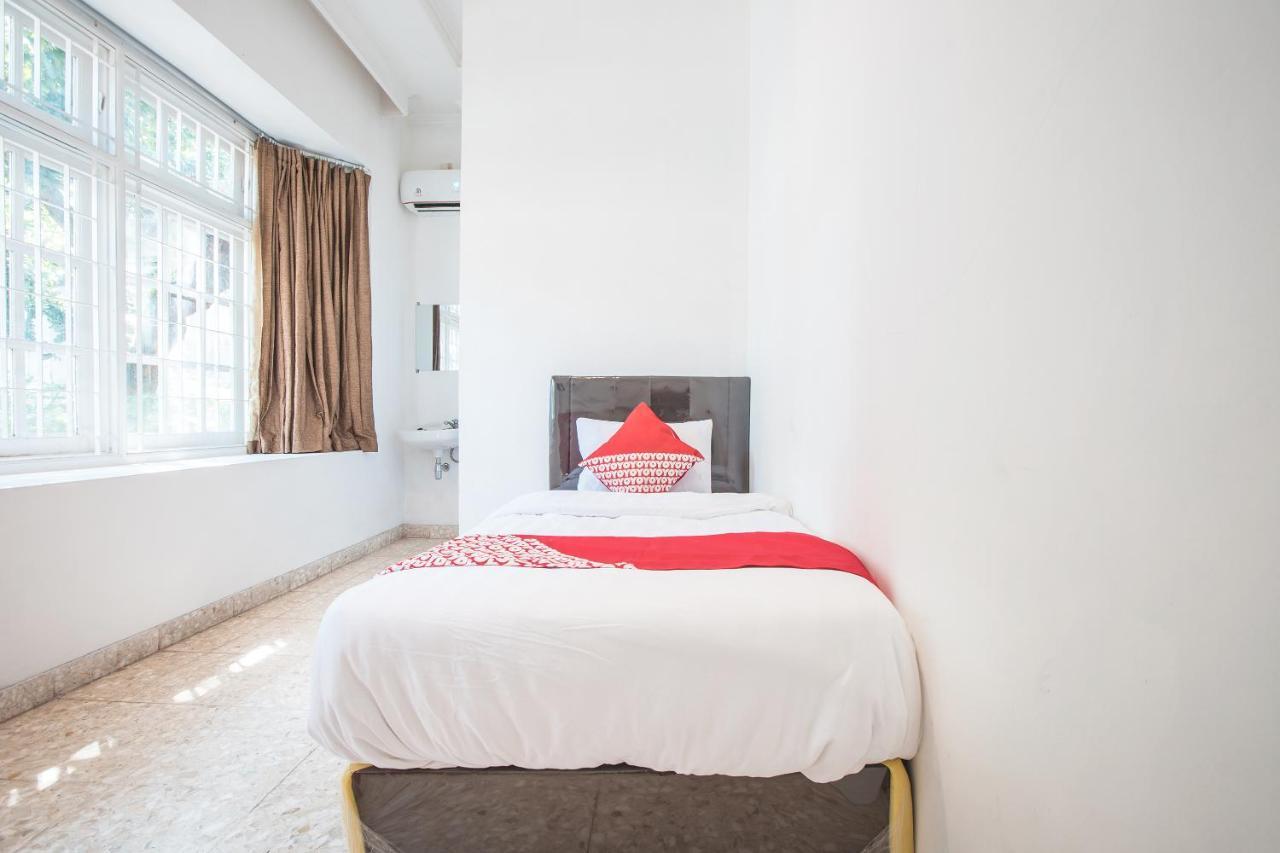 OYO 332 Residence G17 Kemang Jakarta Bagian luar foto